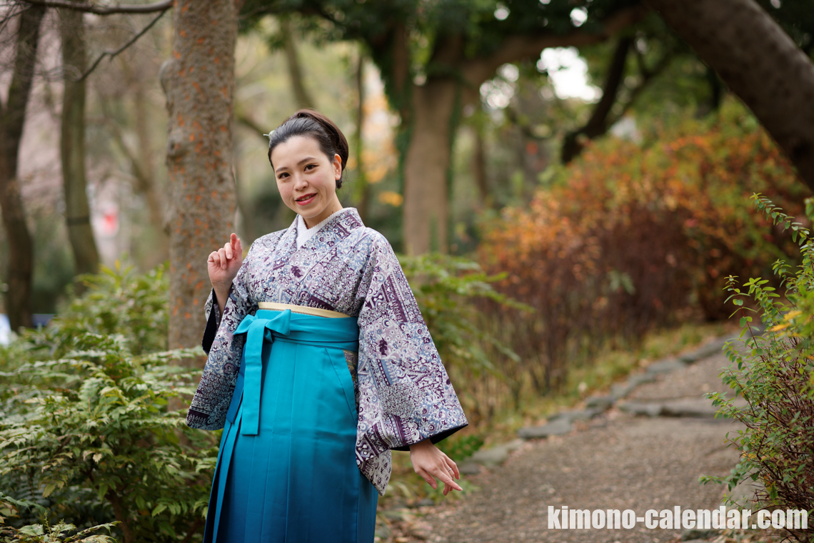 青い袴に半幅帯