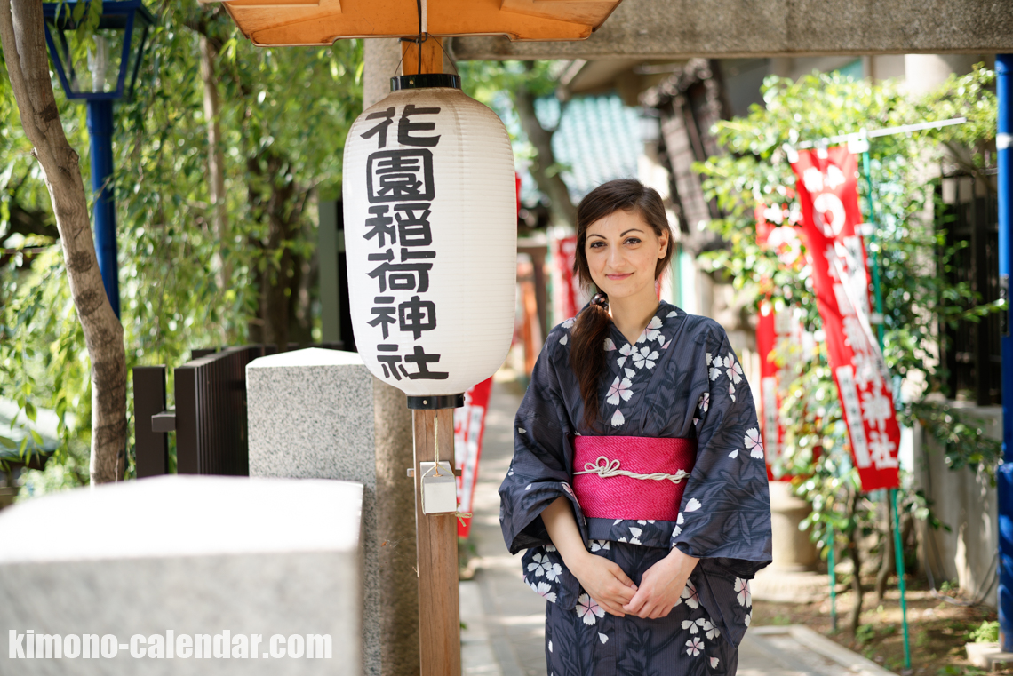 女性の上半身写真