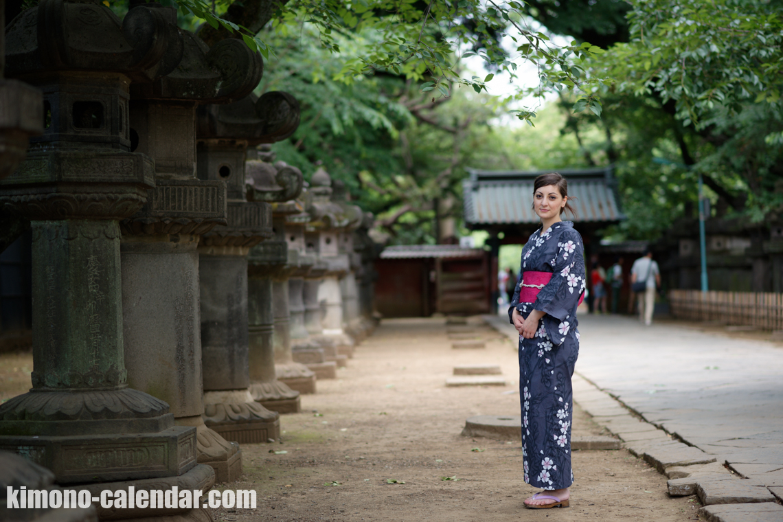女性の全身写真