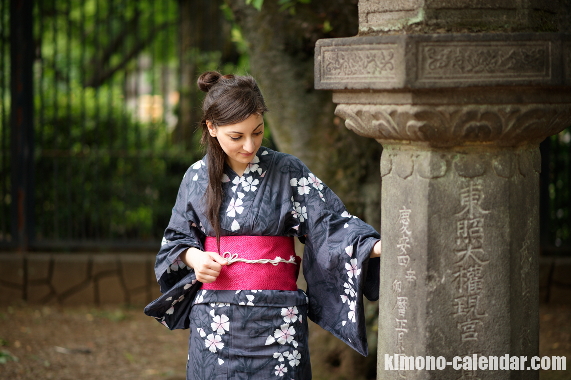 女性の上半身写真