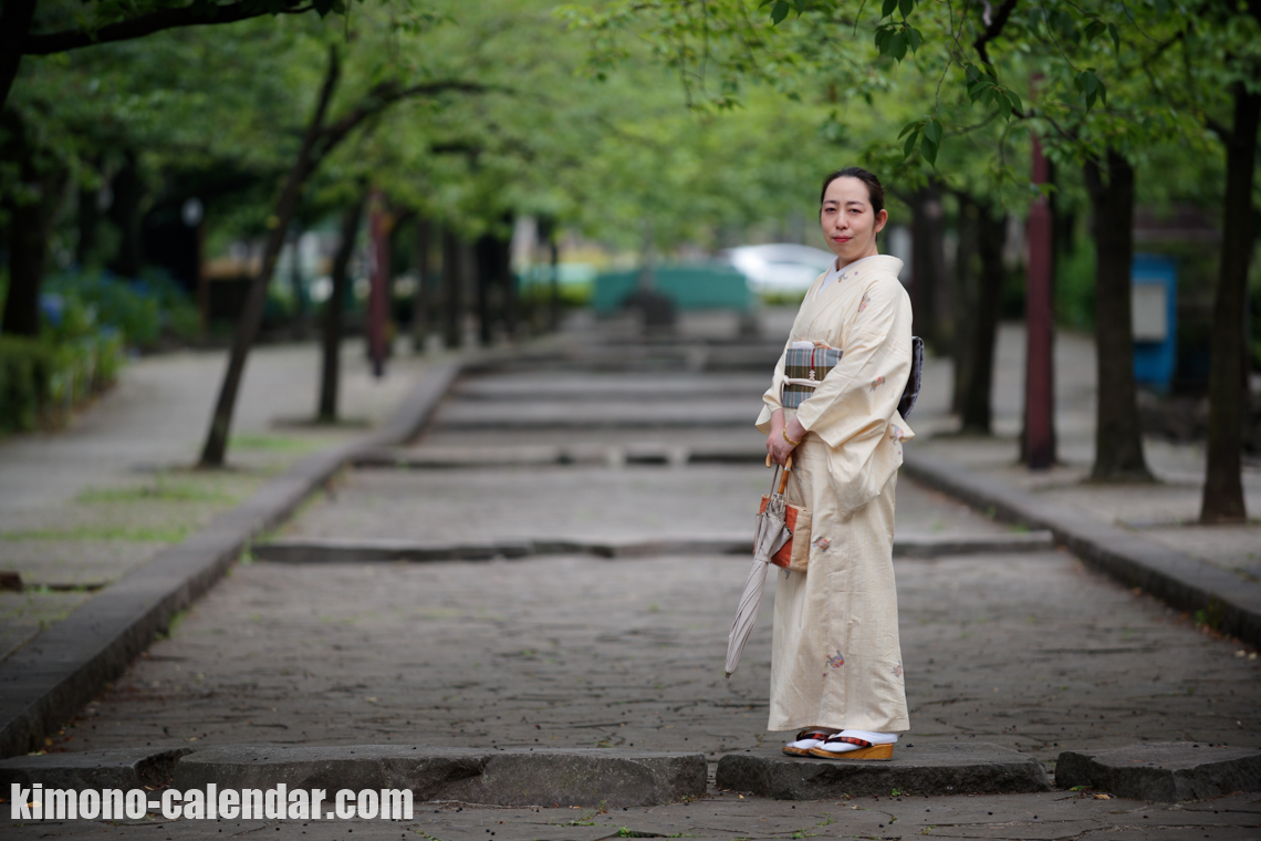 女性の全身写真