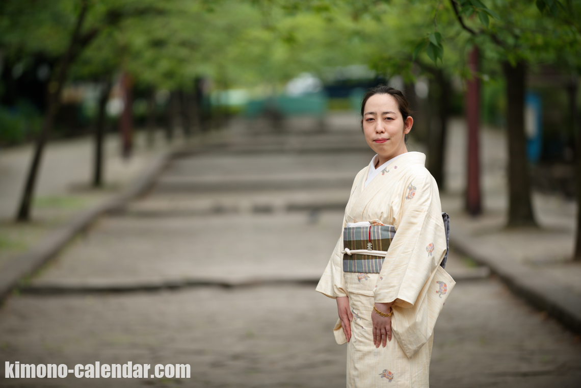 女性の上半身写真