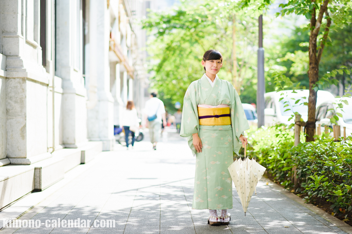 女性の全身写真