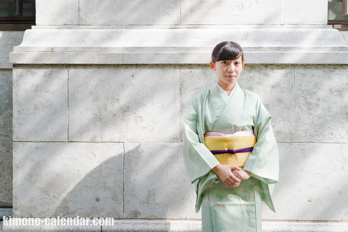 女性の上半身写真