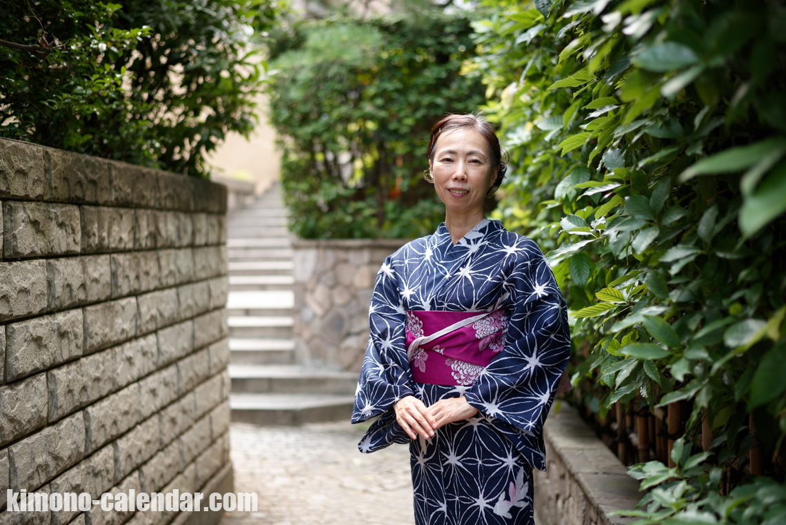 女性の上半身写真