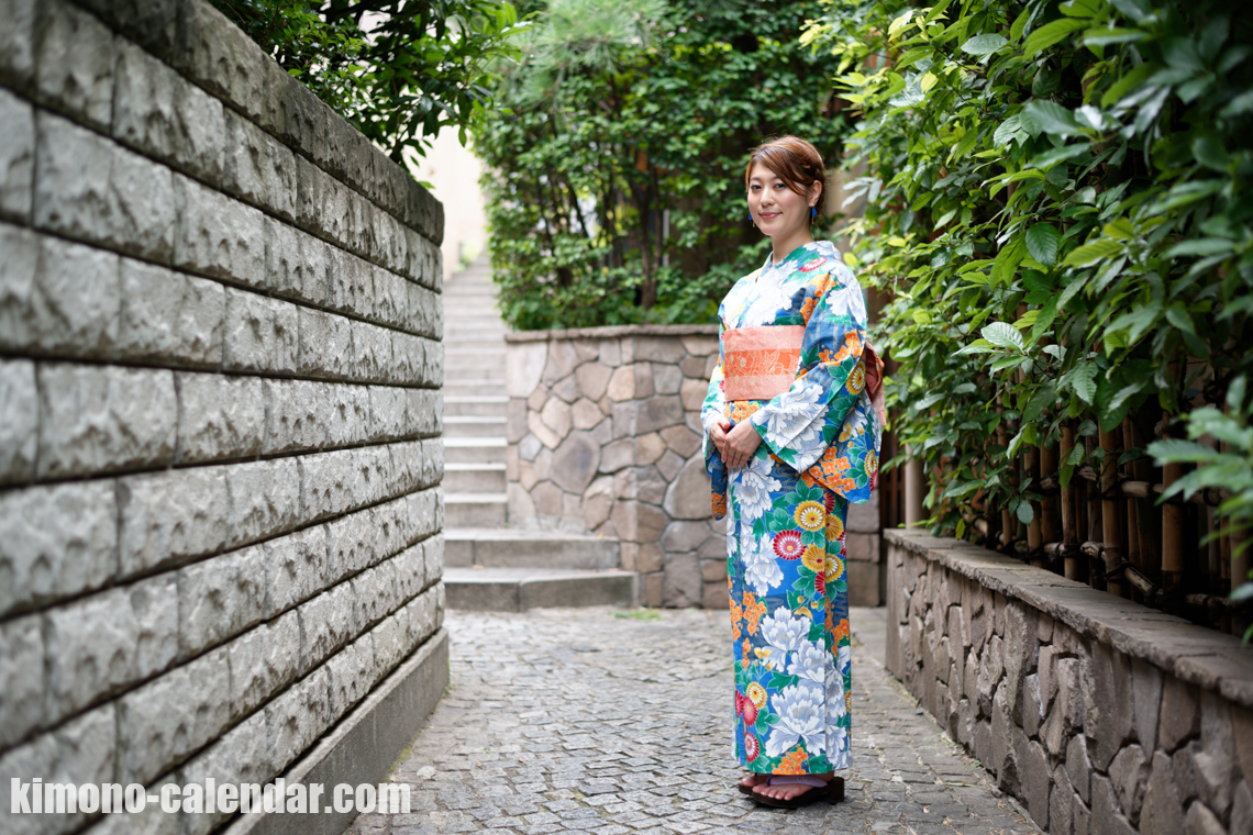 女性の全身写真