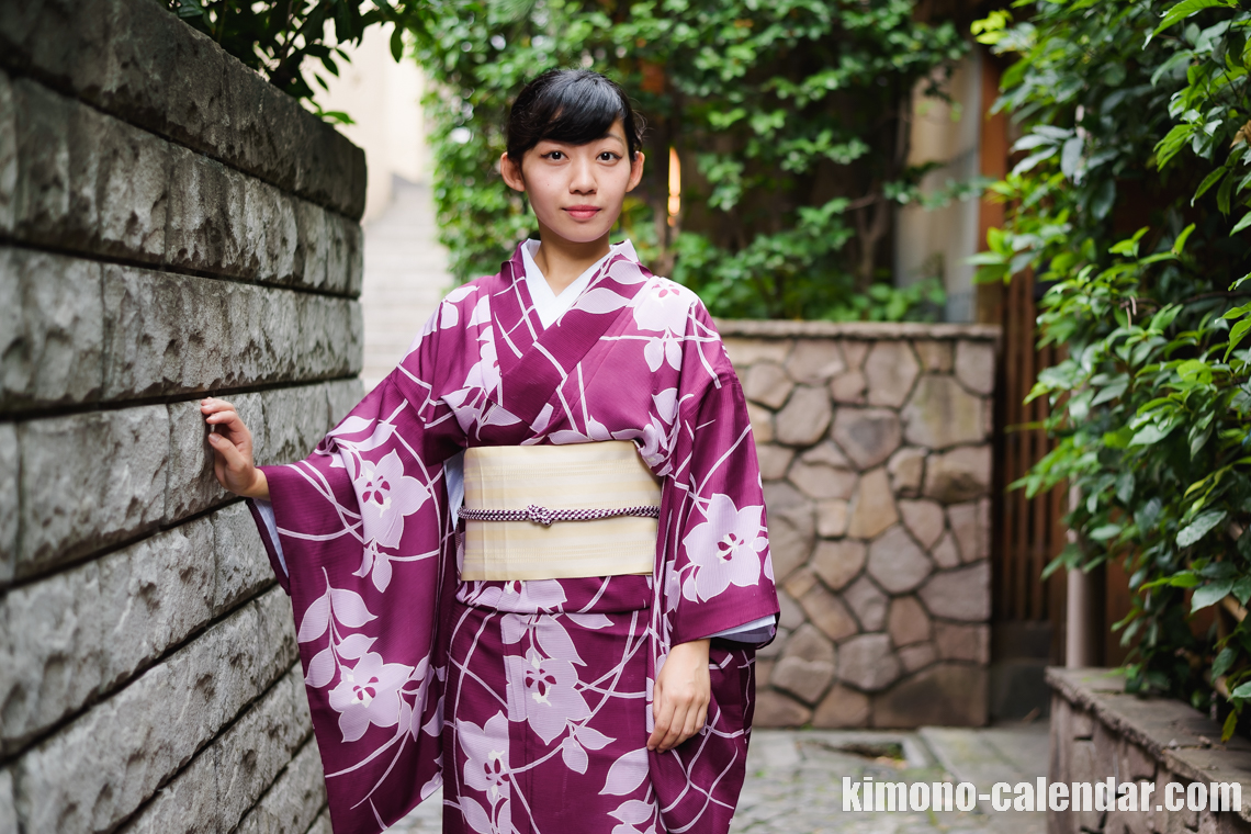 女性の上半身写真