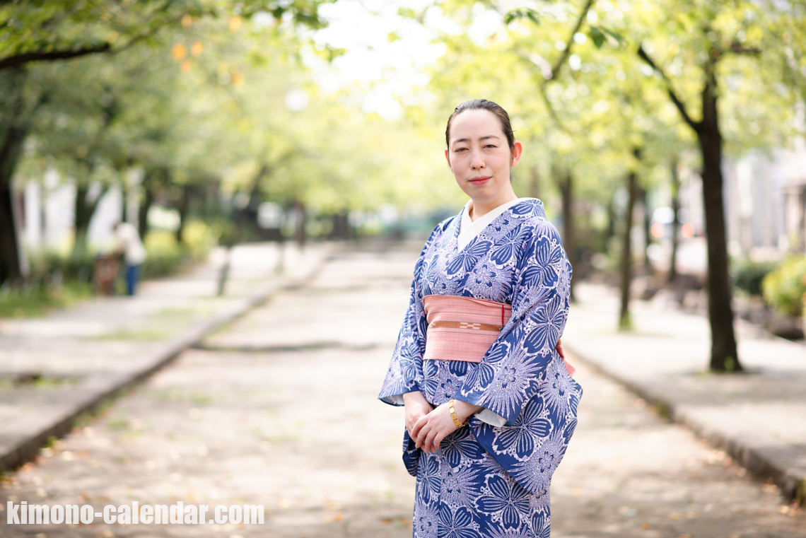 女性の上半身写真