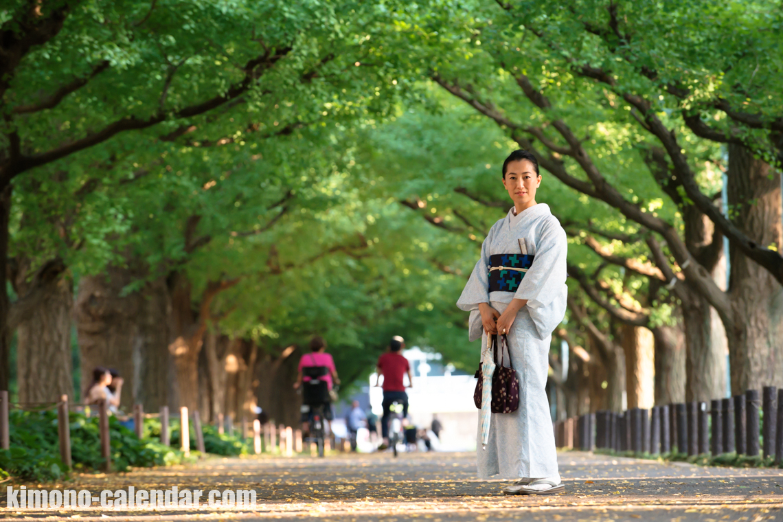 女性の全身写真