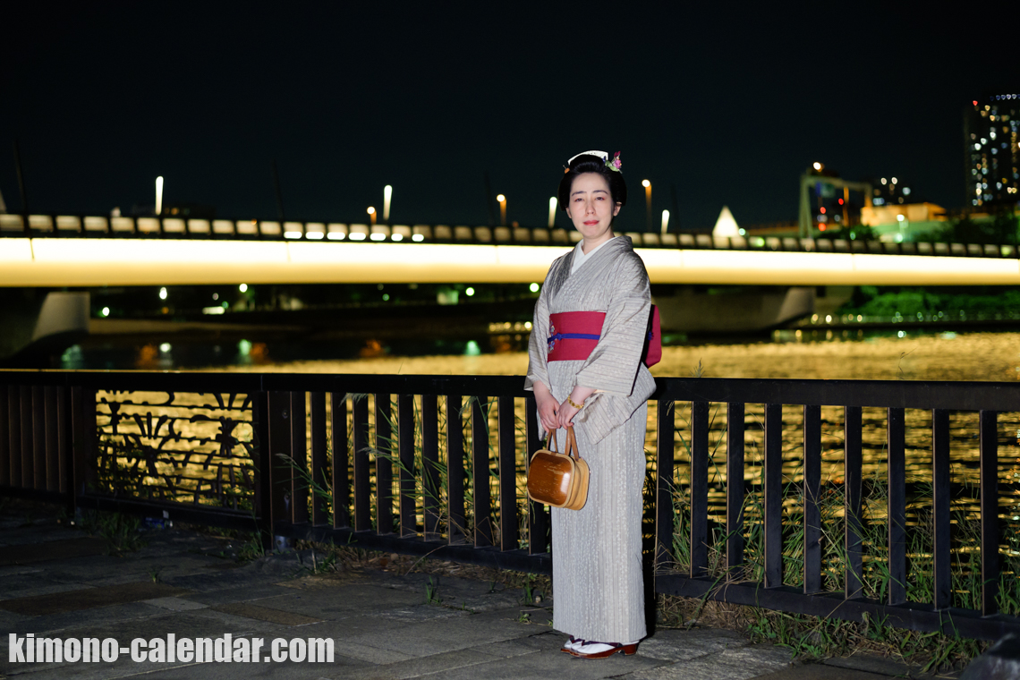 女性の全身写真