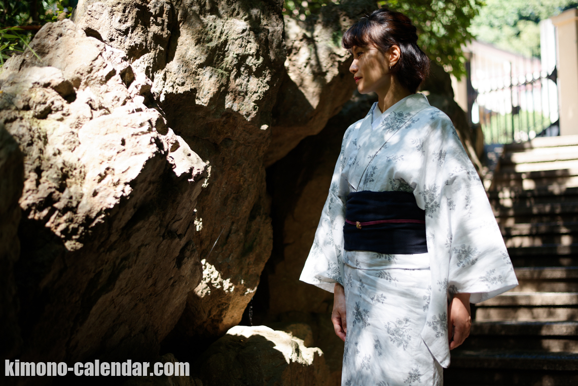 女性の上半身写真