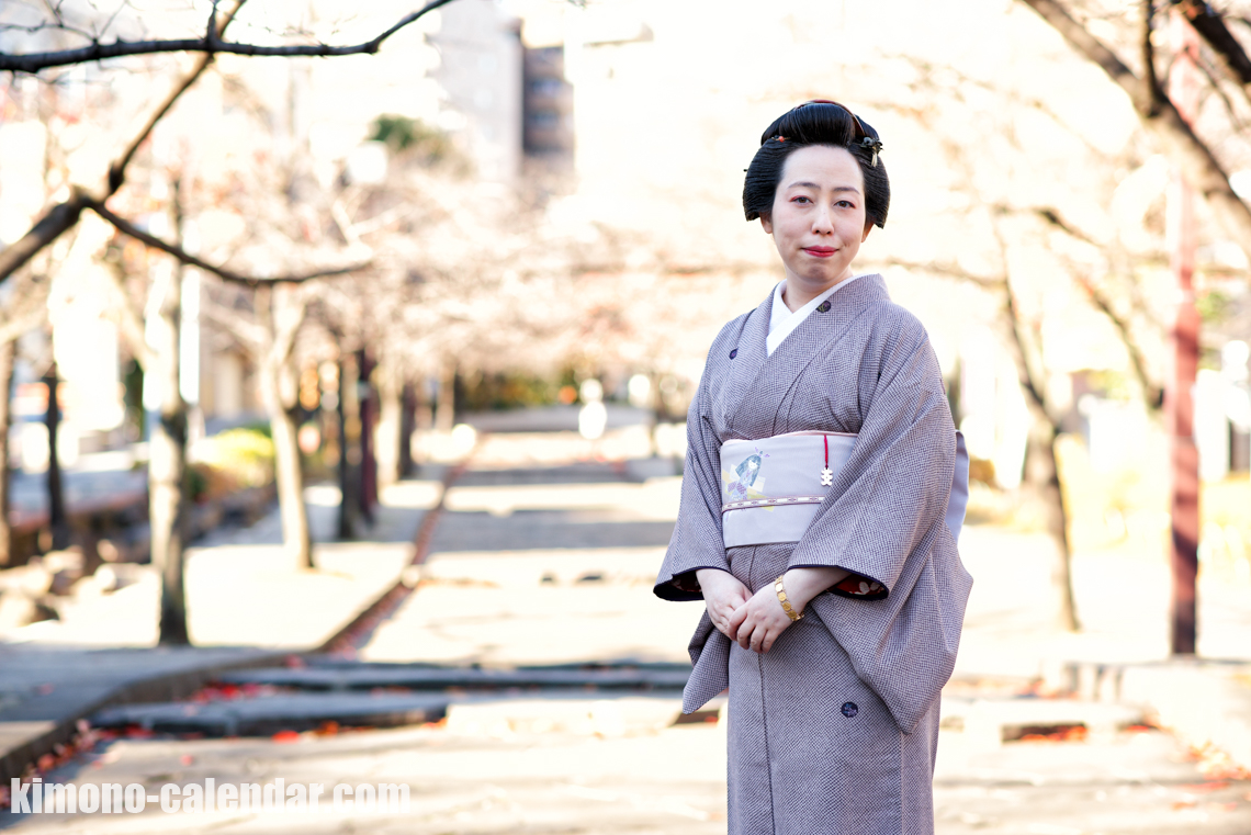 女性の上半身写真