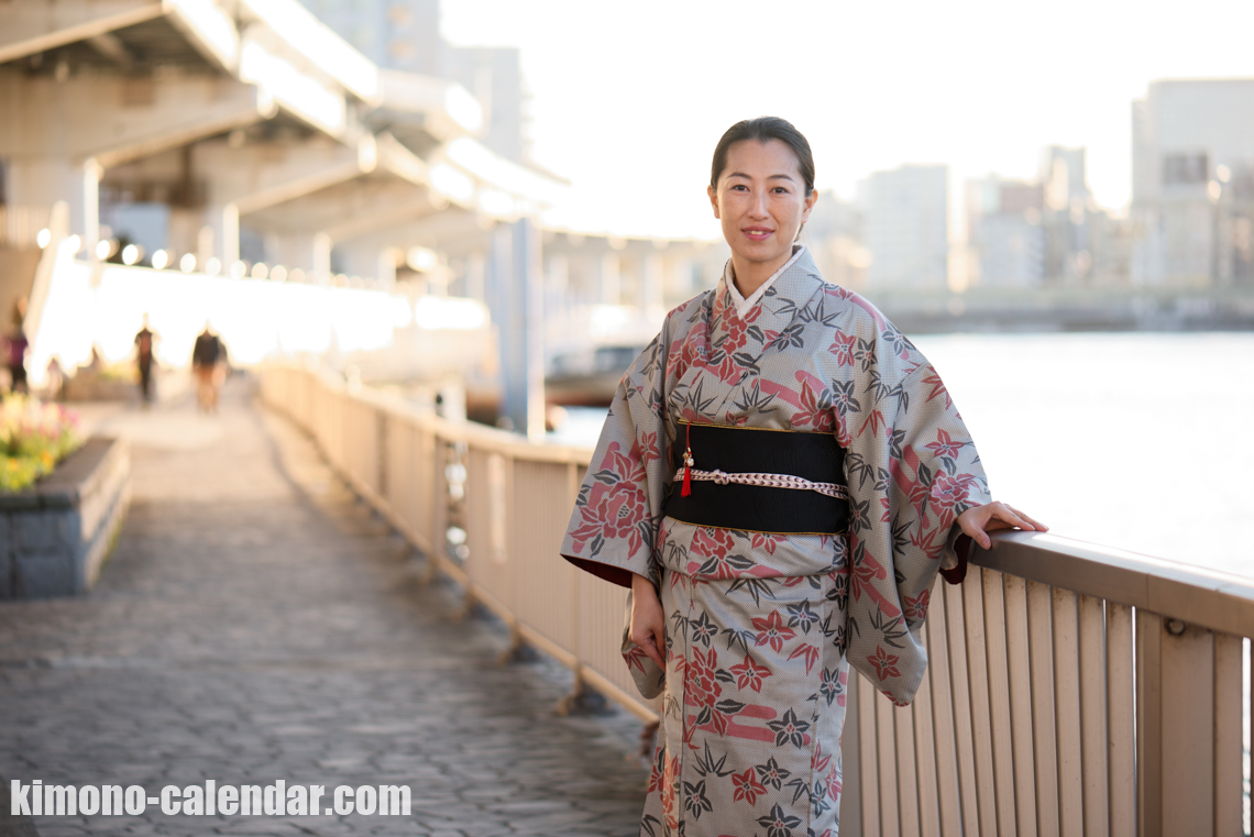 女性の上半身写真