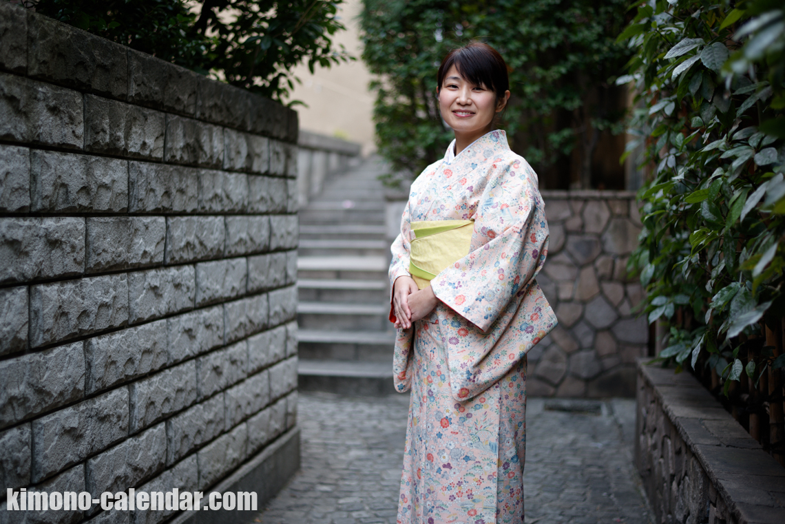 女性の全身写真