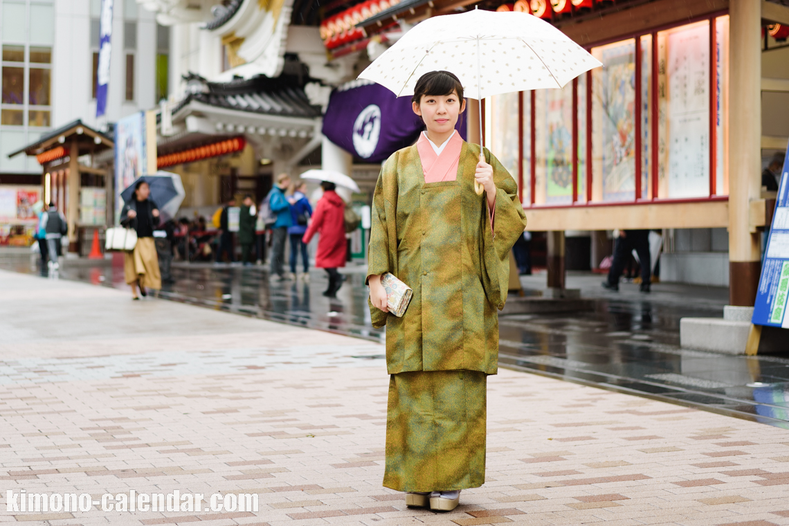 女性の全身写真