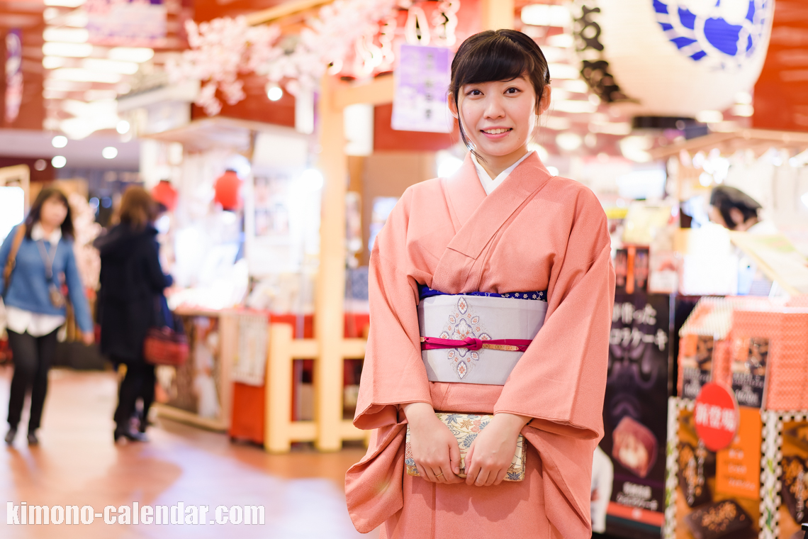 女性の上半身写真