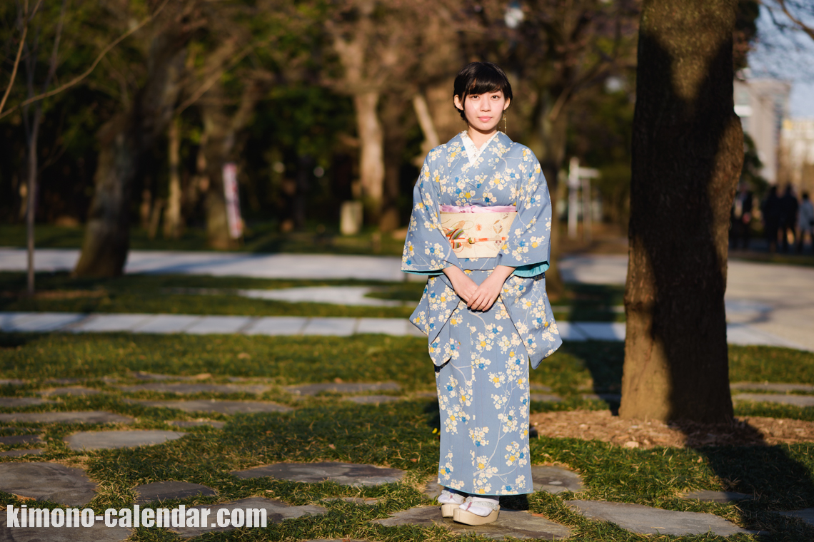 女性の全身写真