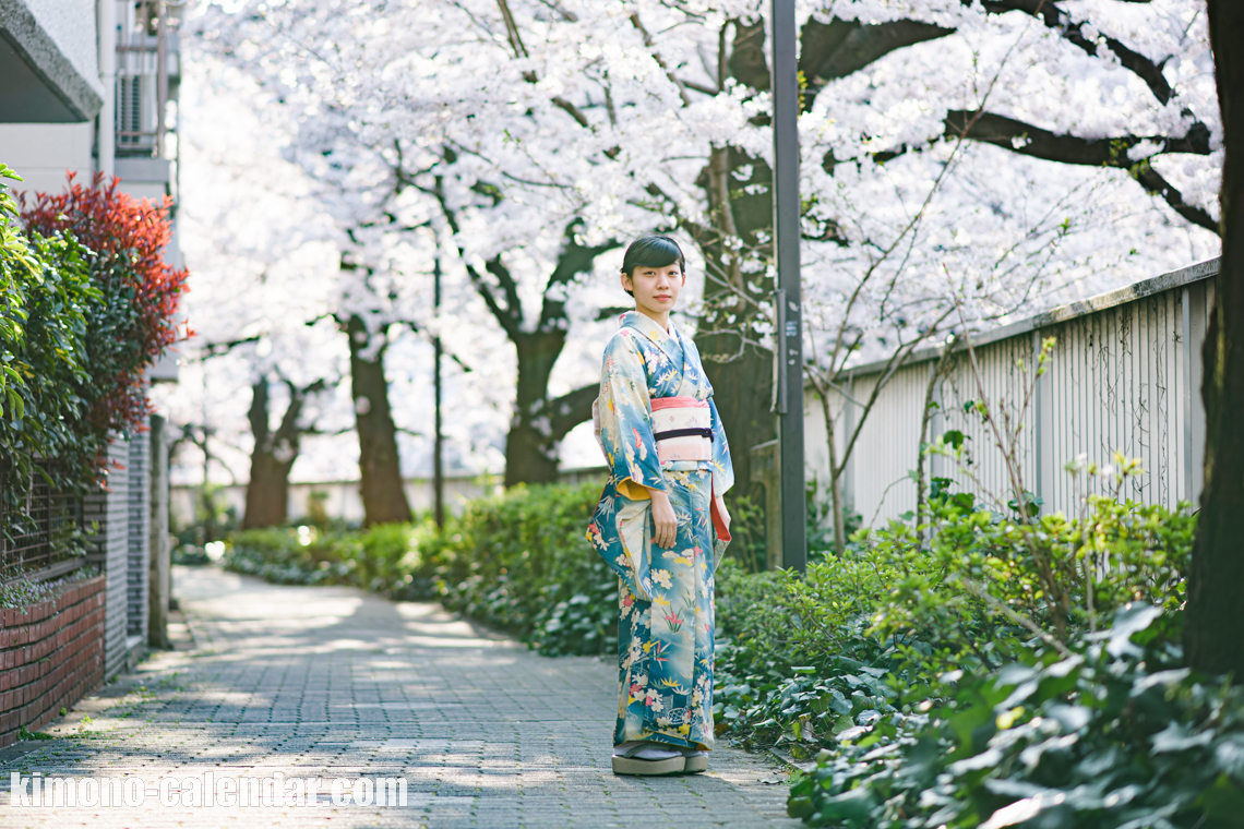 女性の全身写真