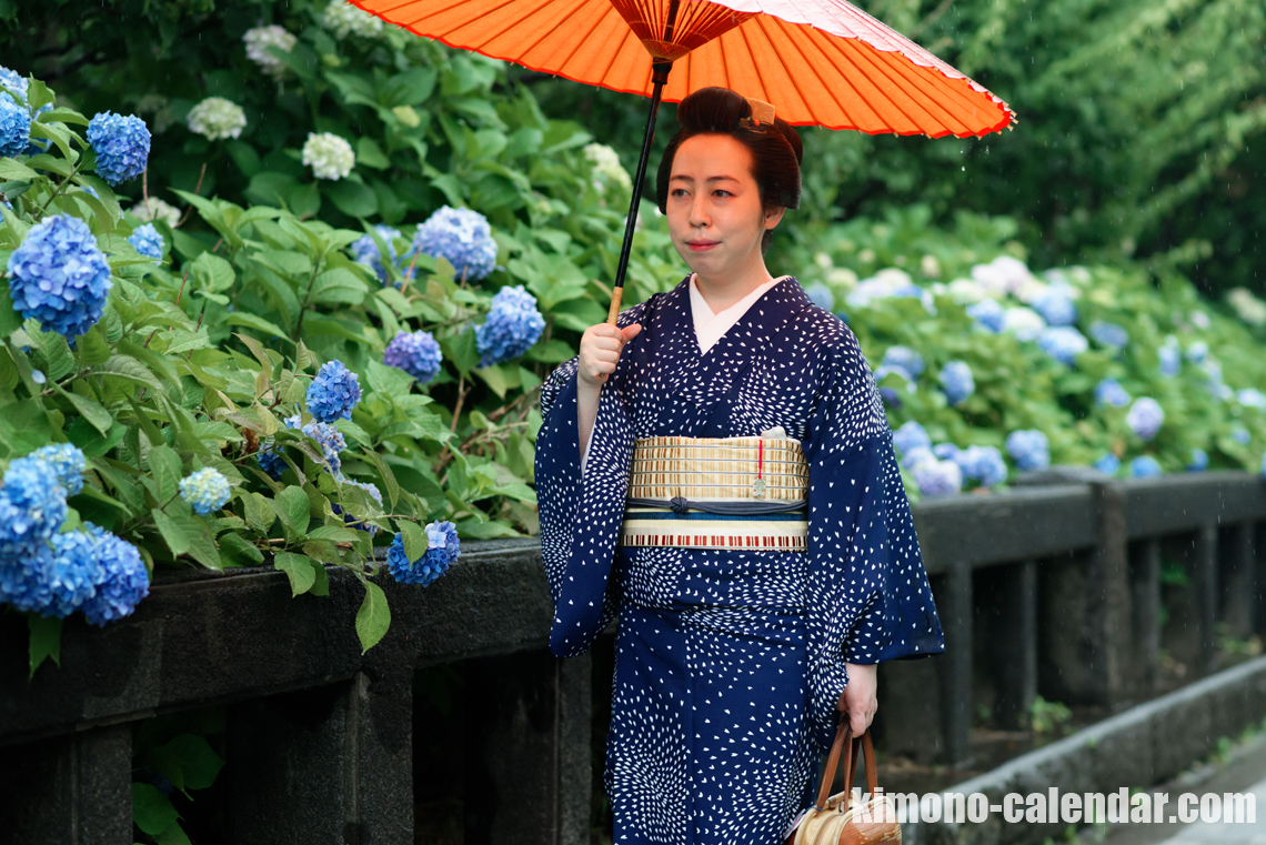 女性の上半身写真