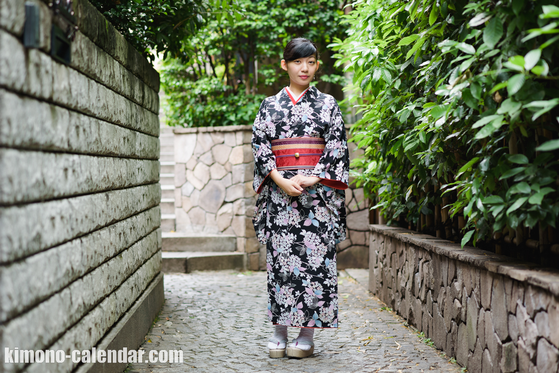 女性の上半身写真