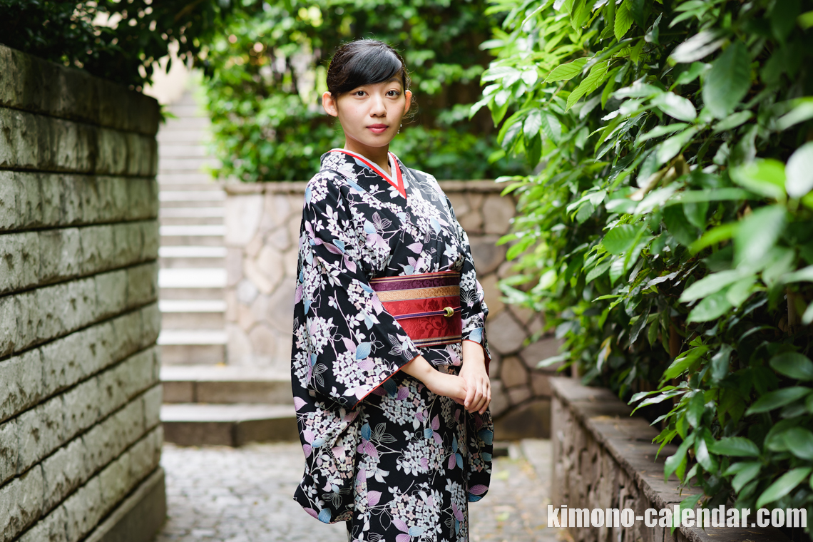 女性の上半身写真