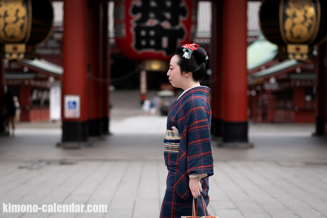 女性の上半身写真