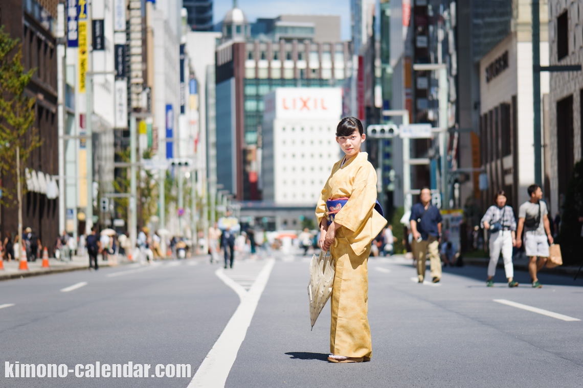 女性の全身写真