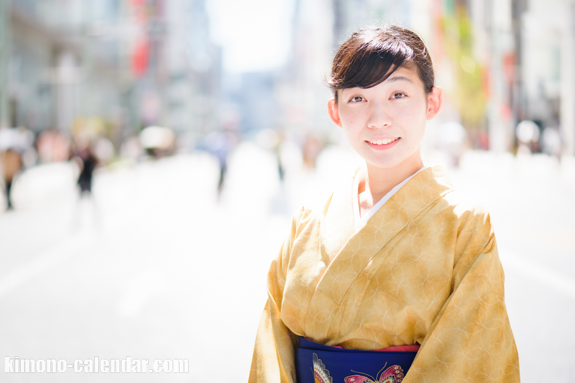 女性の上半身写真