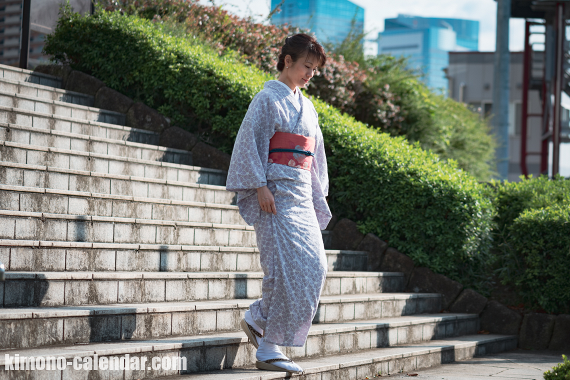 女性の全身写真