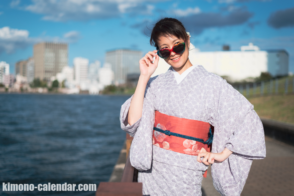 女性の上半身写真