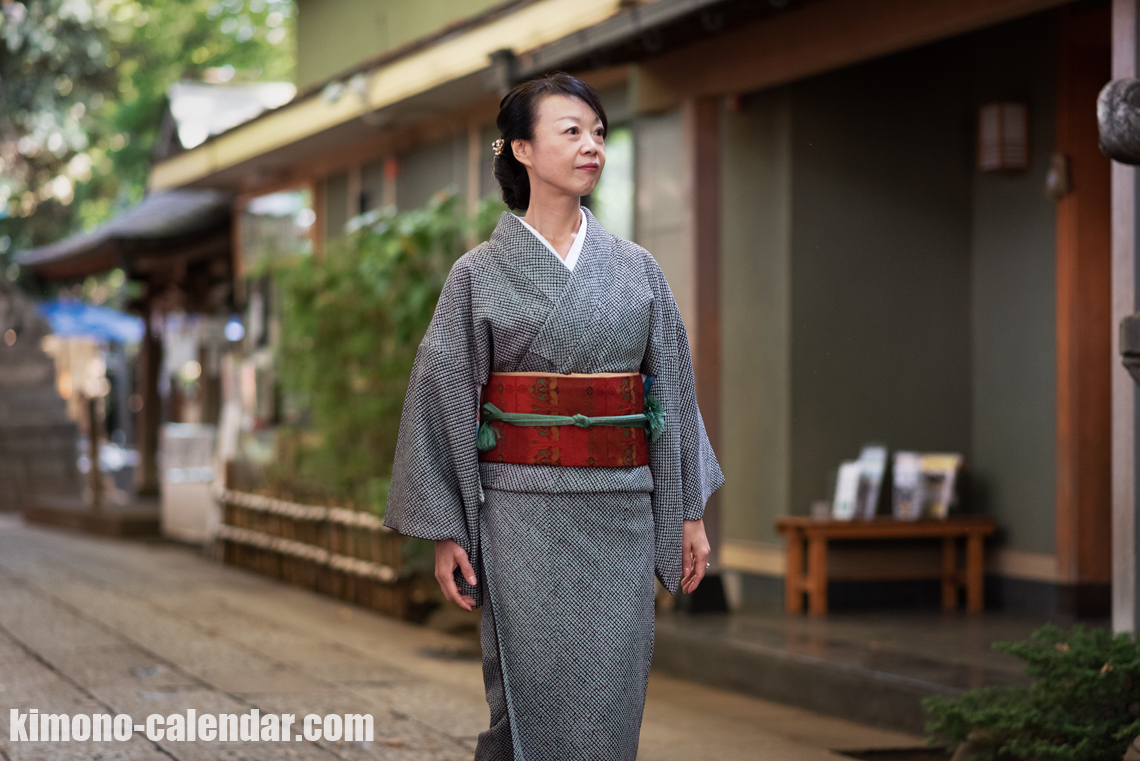 女性の上半身写真