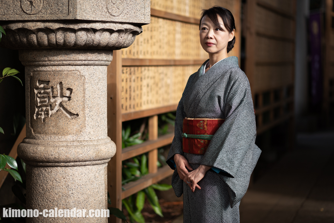 女性の上半身写真