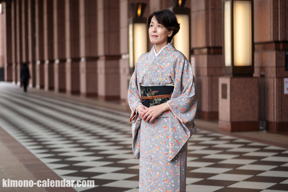 女性の上半身写真