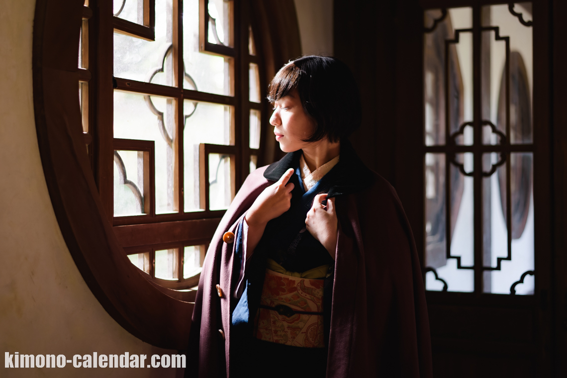 女性の上半身写真