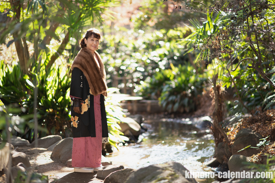 女性の全身写真