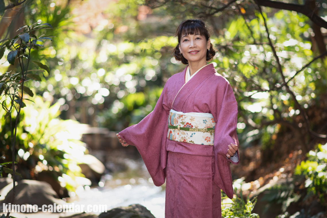 女性の上半身写真