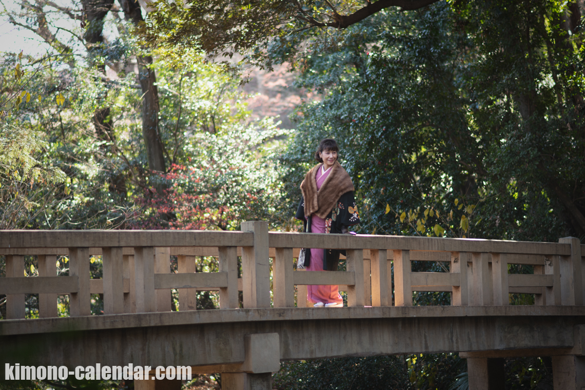 女性の全身写真