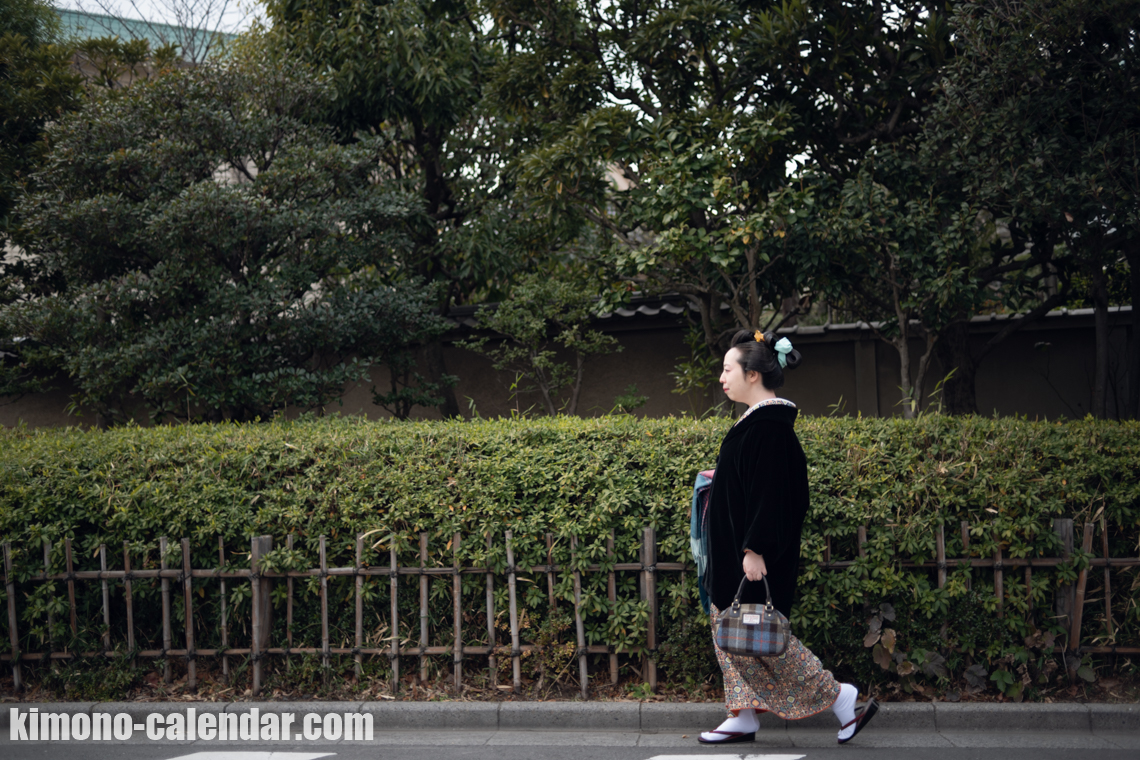 女性の全身写真