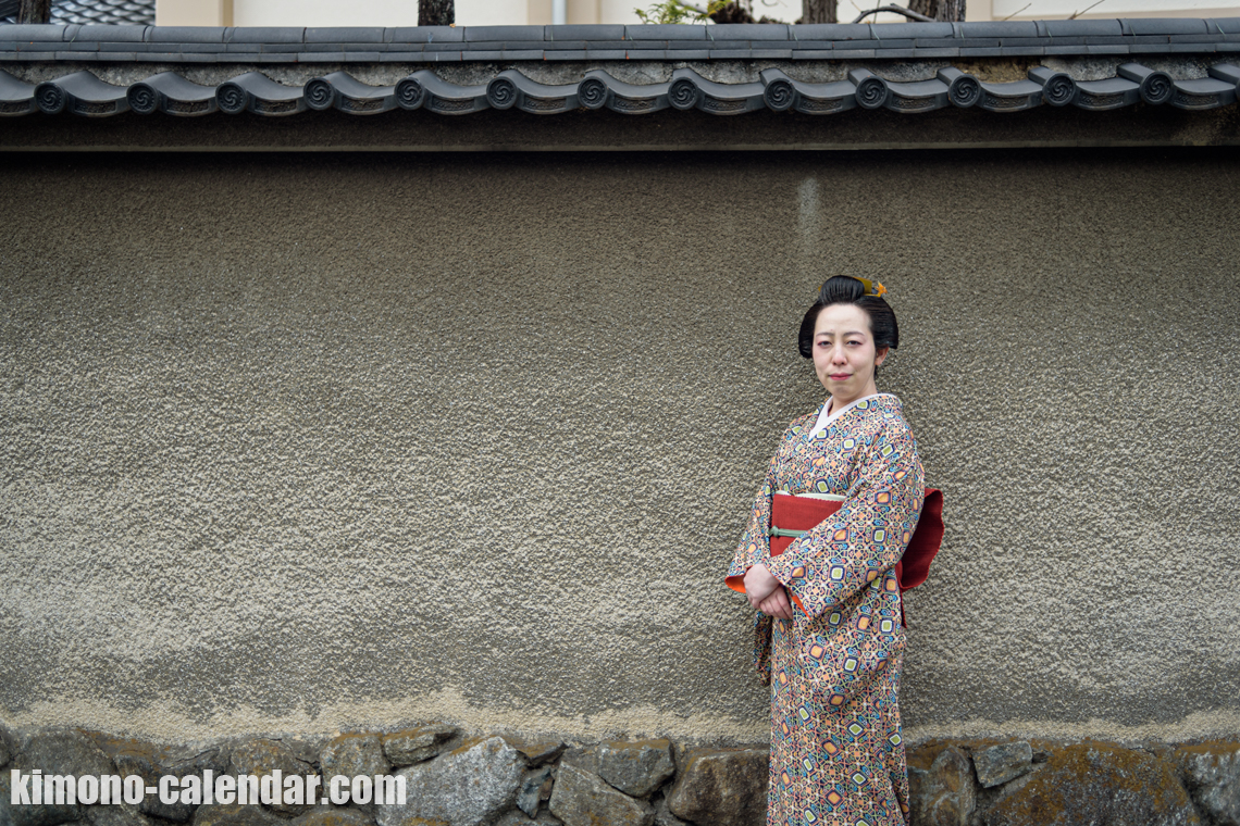 女性の上半身写真