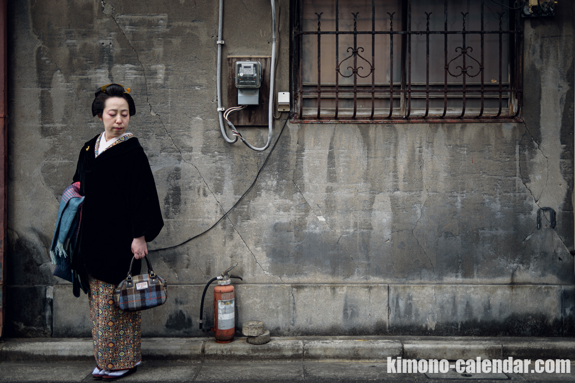 女性の全身写真