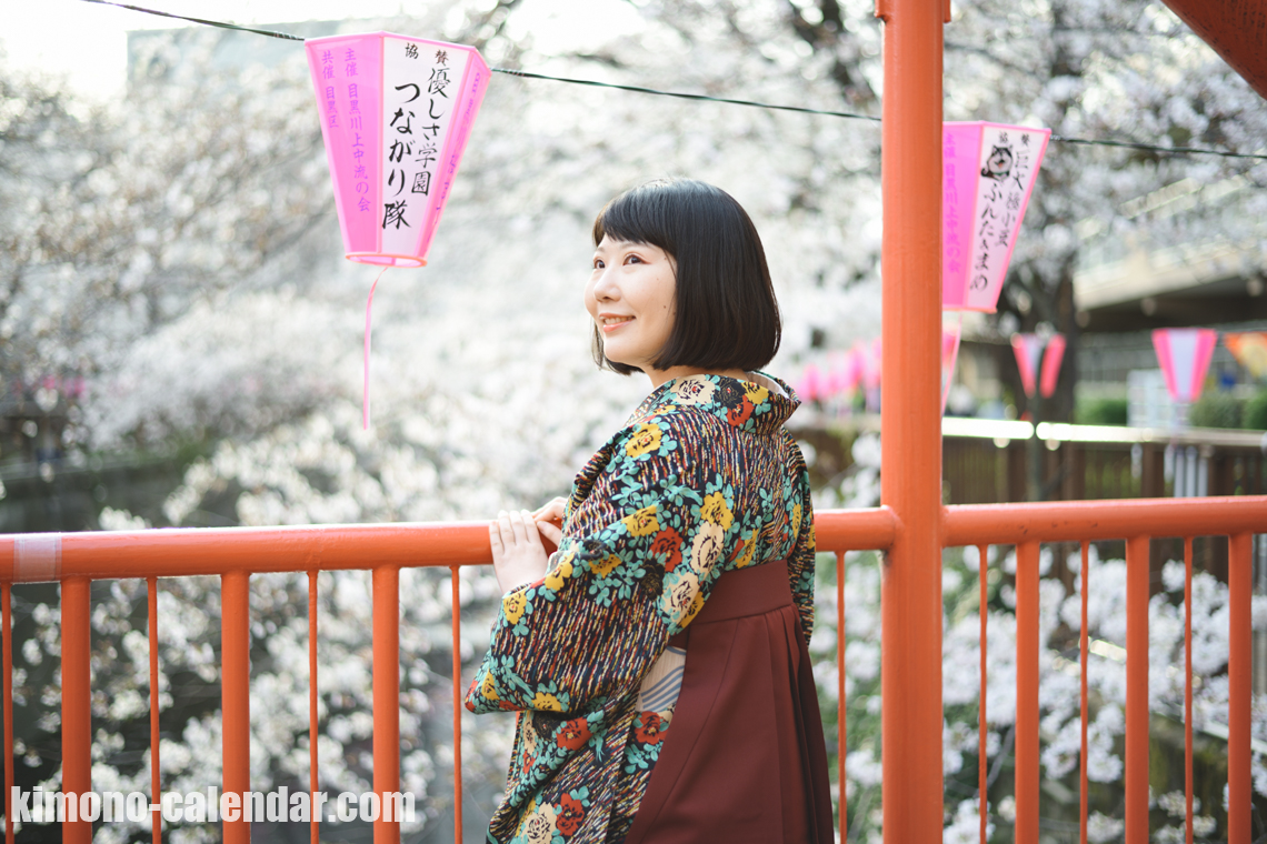 女性の上半身写真