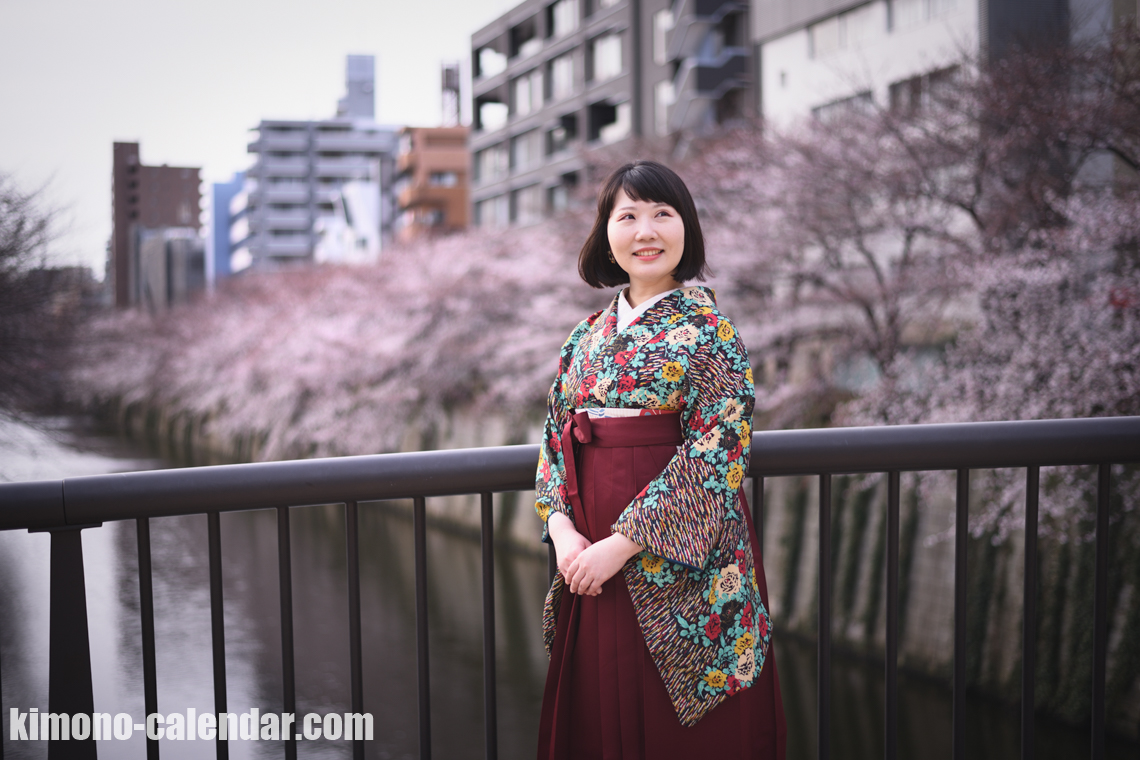 女性の上半身写真