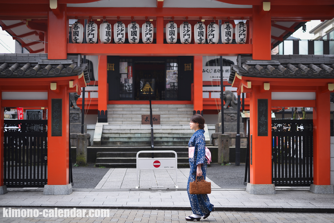 女性の全身写真