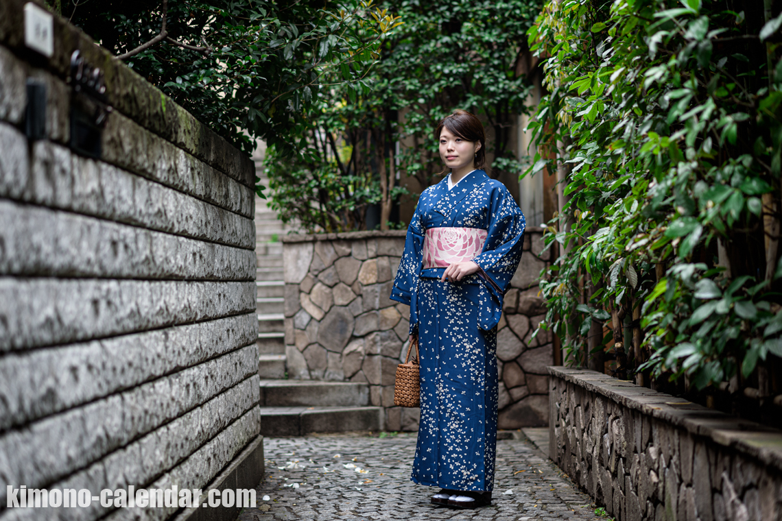 女性の全身写真