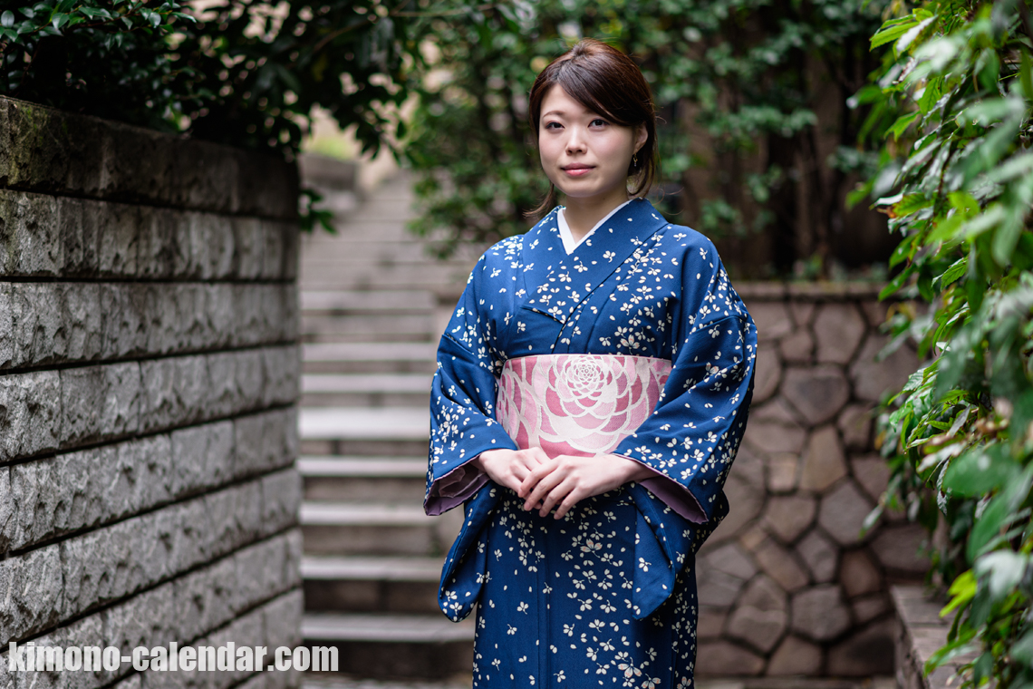 女性の上半身写真