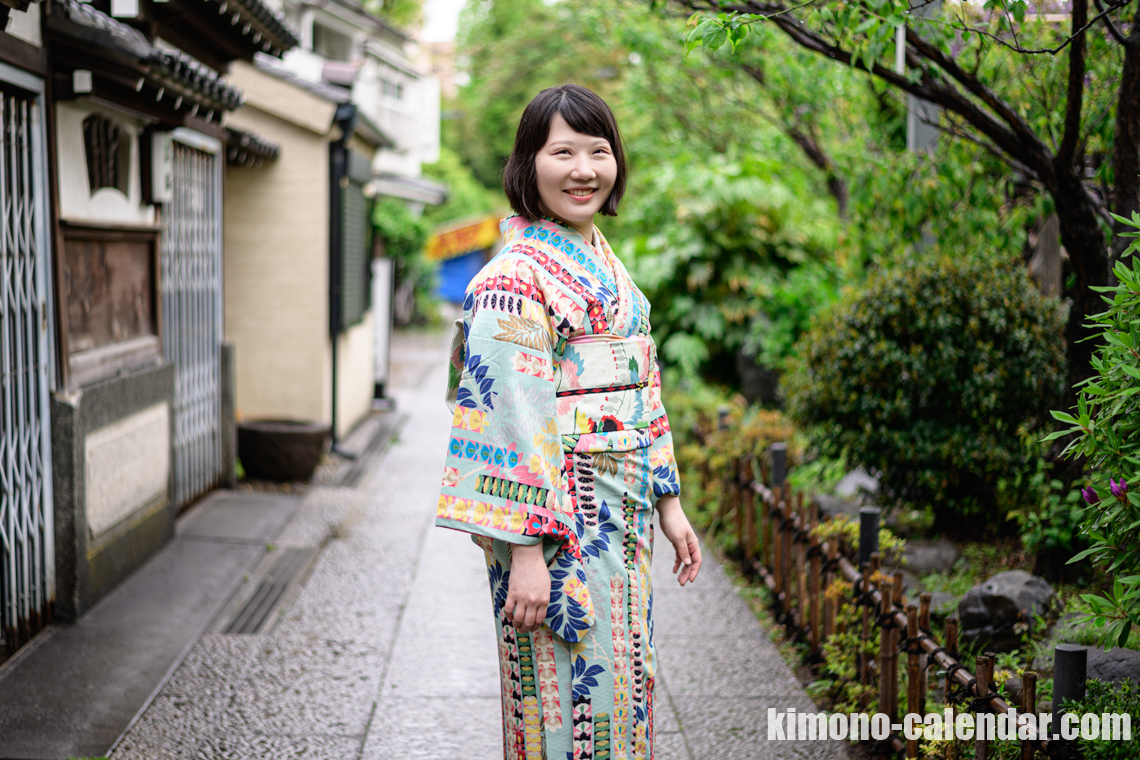 女性の上半身写真