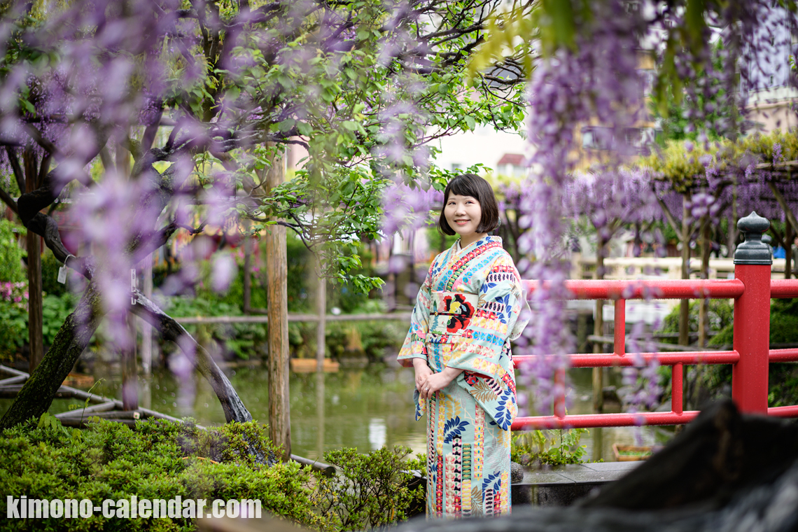 女性の上半身写真