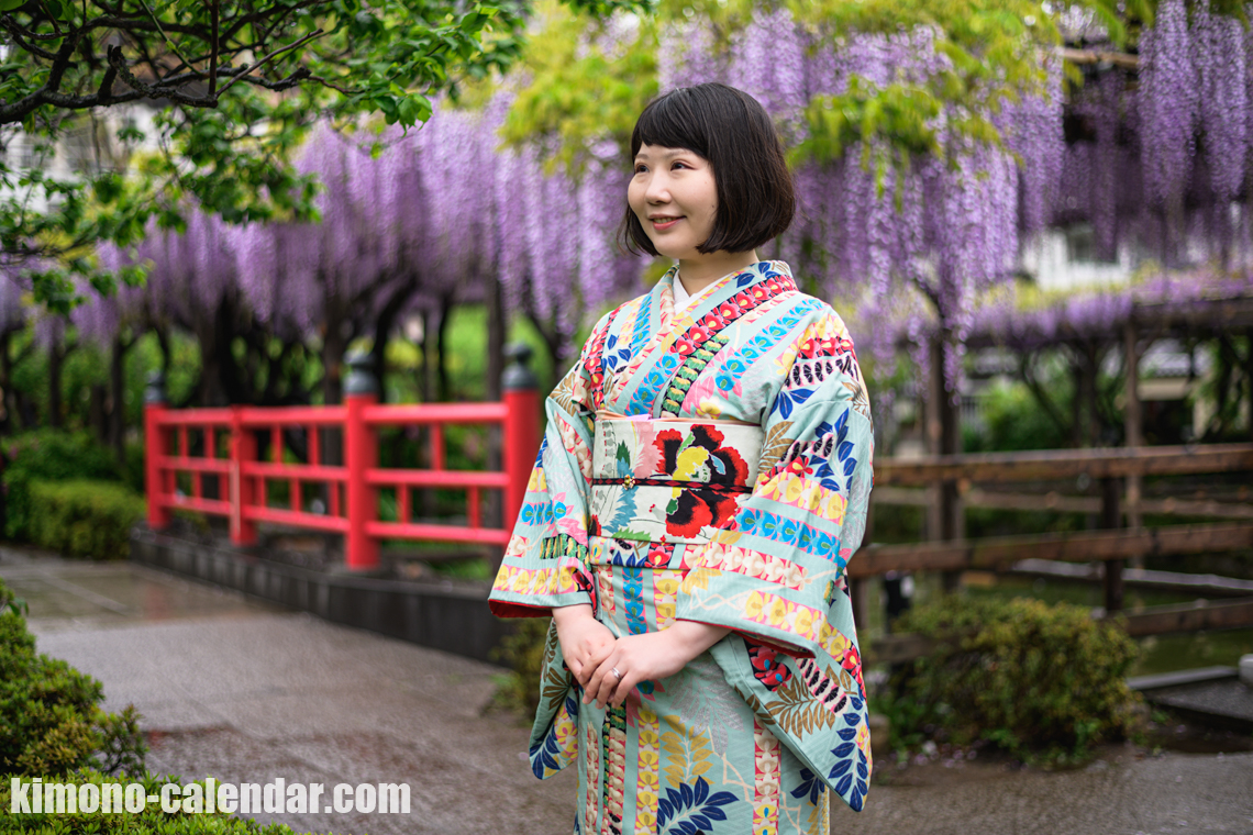 女性の上半身写真