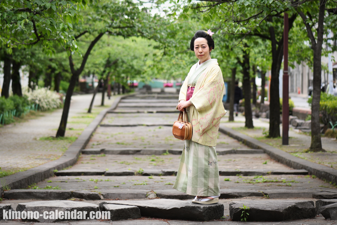 女性の全身写真