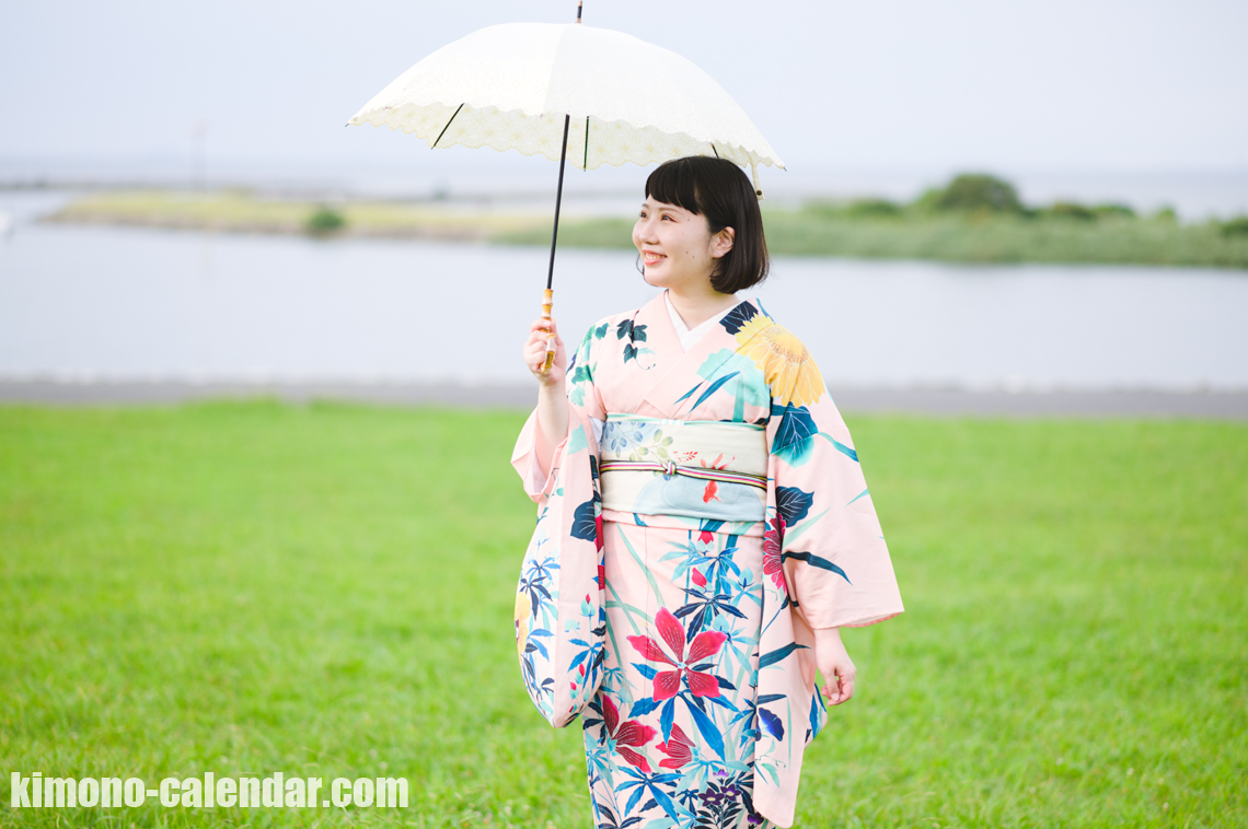 女性の上半身写真